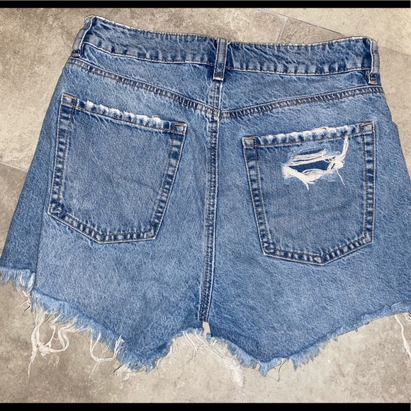 MOM SHORT - Picture 2 of 4